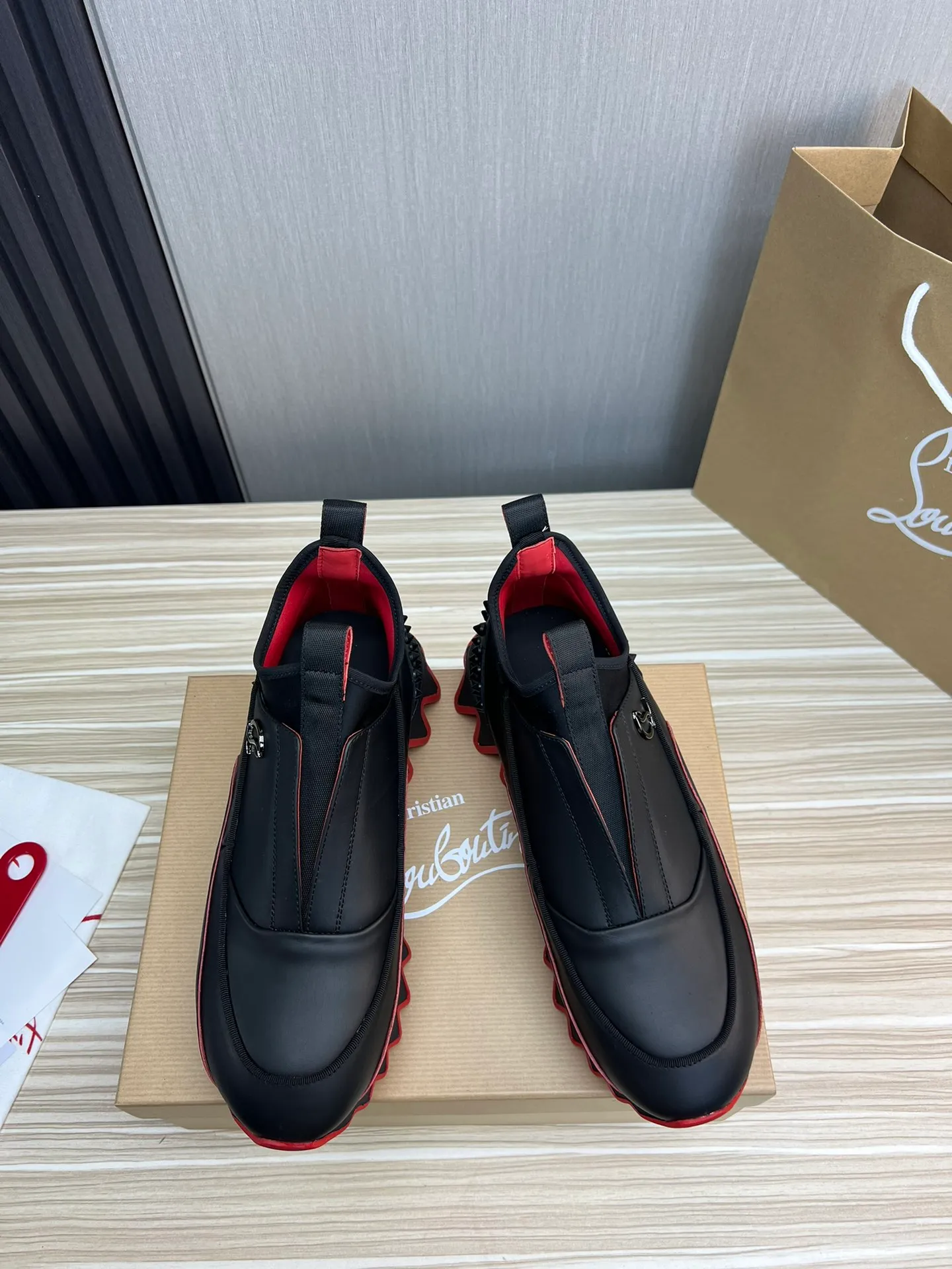 Men's shoes 💰680💰 CL popular red-soled boots 🆑1:1 original mold, Christian* Louboutin, imported cowhide stitching on the upper & water-dyed cowhide lining, original outsole ⬆️ Wear-resistant and non-slip, full set of counter packaging 🎁38-45 (38.45 for customization, non-refundable)
